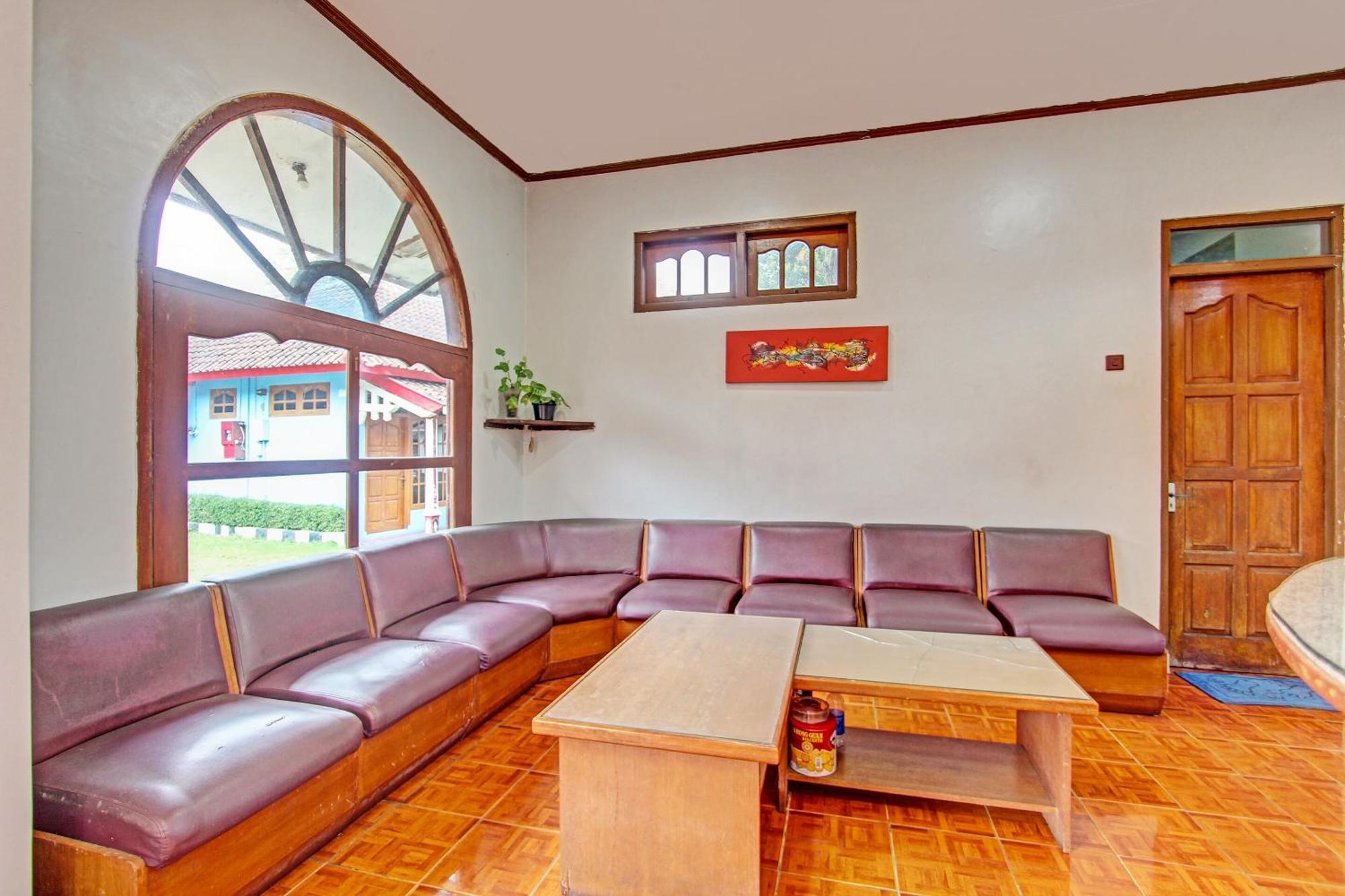 Capital O 91644 Loka Hause Hotell Salatiga Exteriör bild