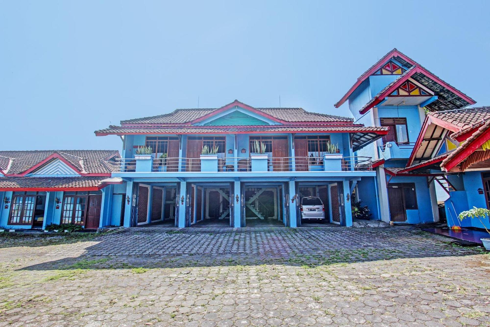 Capital O 91644 Loka Hause Hotell Salatiga Exteriör bild