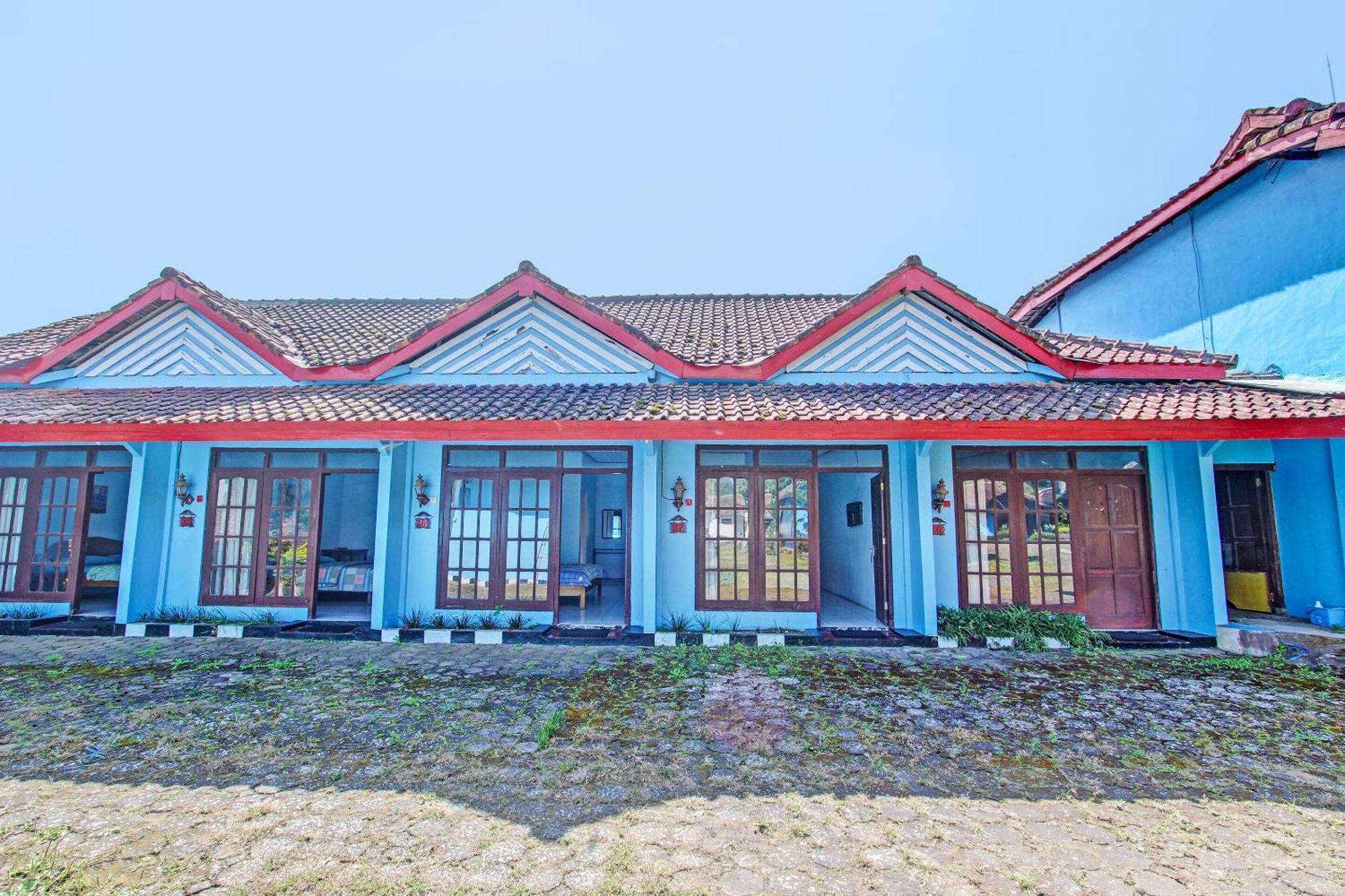 Capital O 91644 Loka Hause Hotell Salatiga Exteriör bild