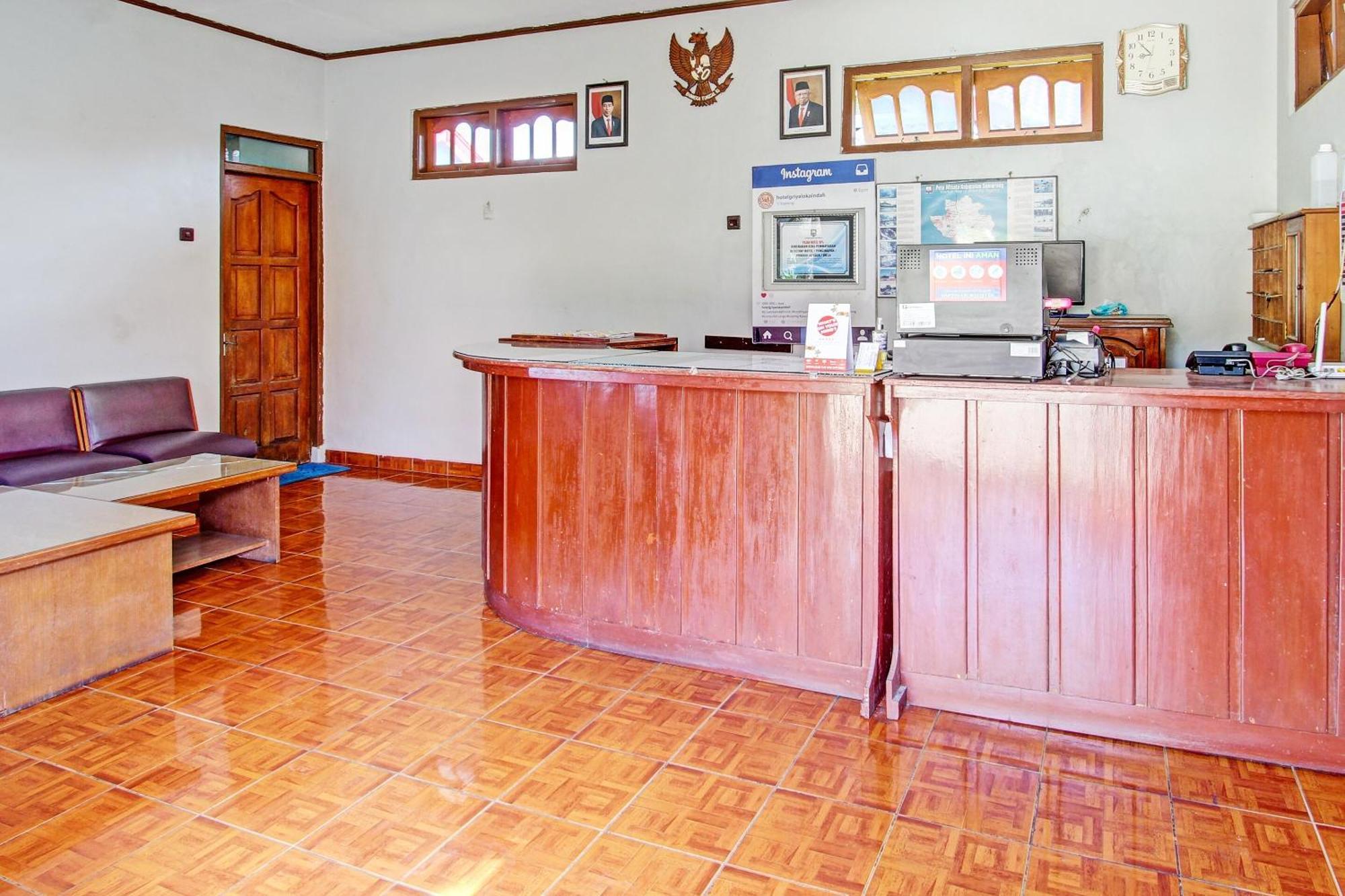 Capital O 91644 Loka Hause Hotell Salatiga Exteriör bild