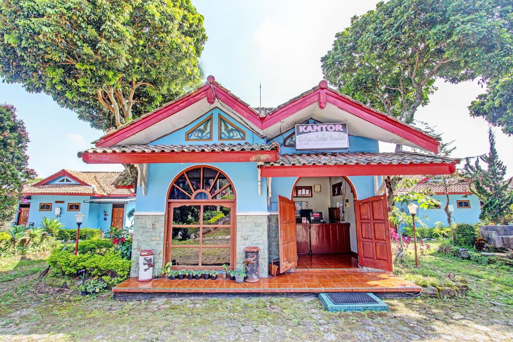 Capital O 91644 Loka Hause Hotell Salatiga Exteriör bild