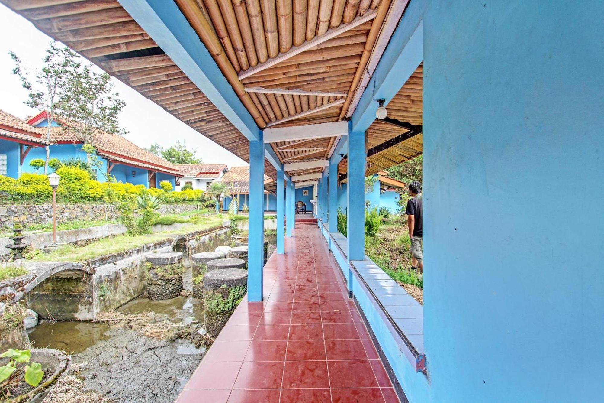Capital O 91644 Loka Hause Hotell Salatiga Exteriör bild
