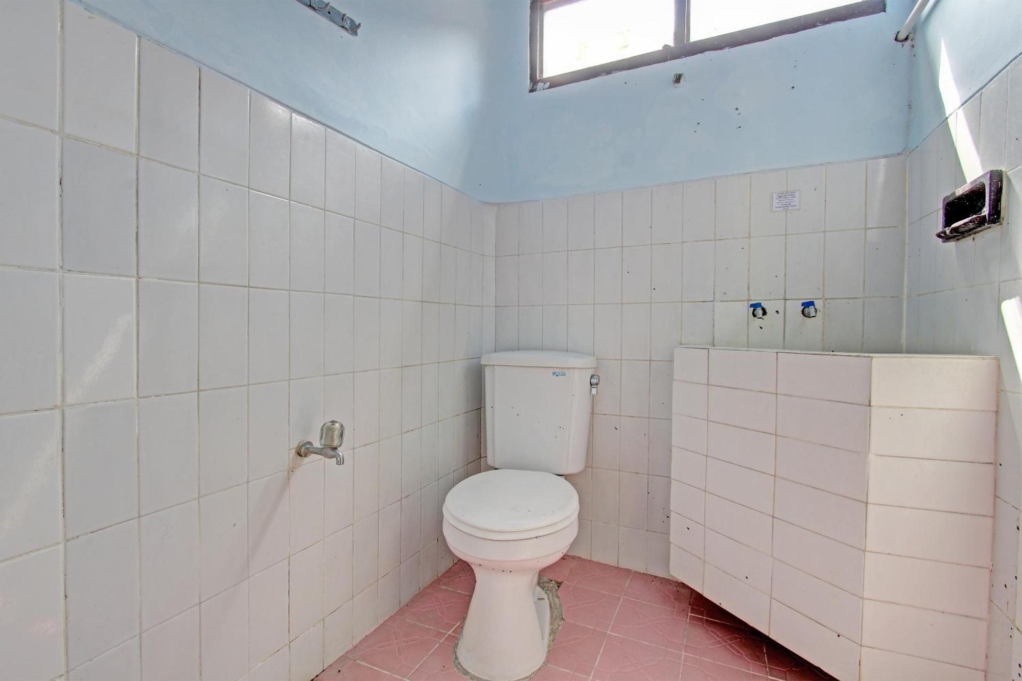 Capital O 91644 Loka Hause Hotell Salatiga Exteriör bild