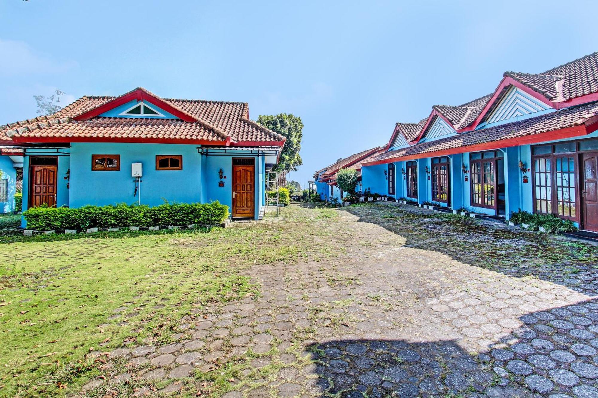 Capital O 91644 Loka Hause Hotell Salatiga Exteriör bild