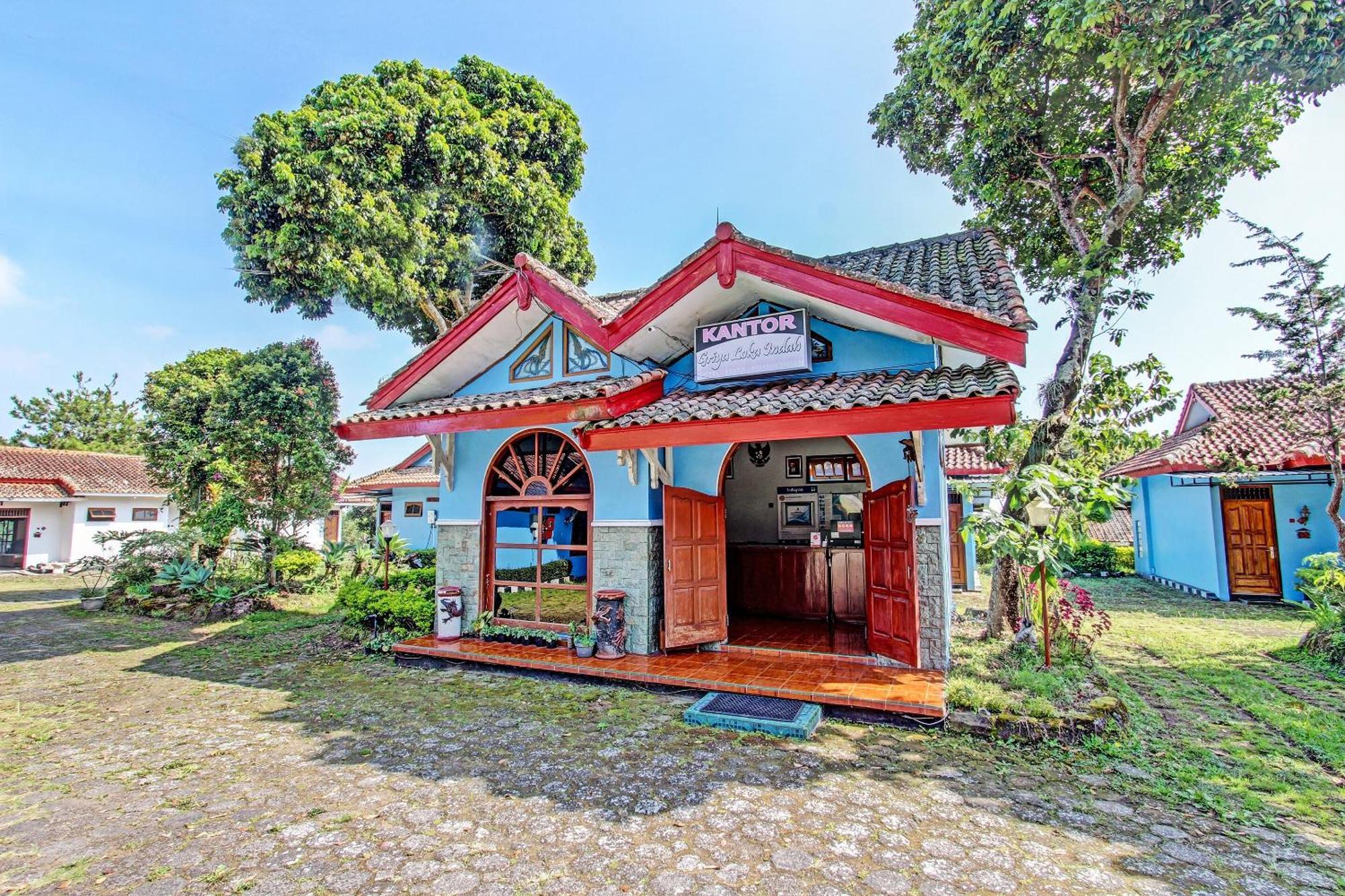 Capital O 91644 Loka Hause Hotell Salatiga Exteriör bild